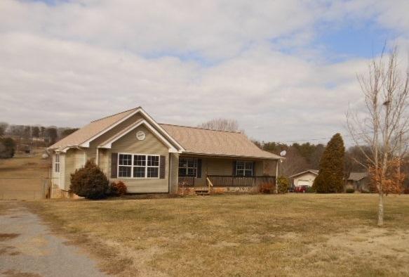 1132 Johnson Road Seymour, TN 37865 - Photo 1 of 10 Charm & Lots of Space