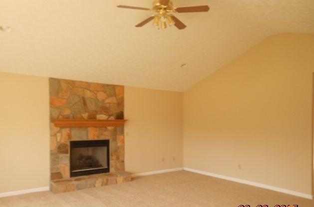 1132 Johnson Road Seymour, TN 37865 - Photo 2 of 10 Living Room w/ fireplace