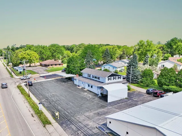 $325,000 | 916 Madison Avenue, Fort Atkinson, WI 53538