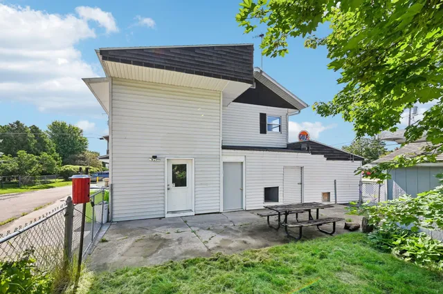 $325,000 | 916 Madison Avenue, Fort Atkinson, WI 53538