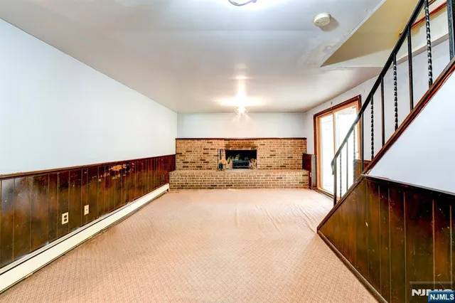 a view of entryway and hall