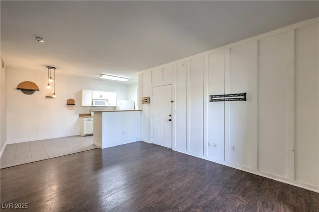 $193,000 | 8250 North Grand Canyon Drive, Unit 1159, Las Vegas, NV 89166