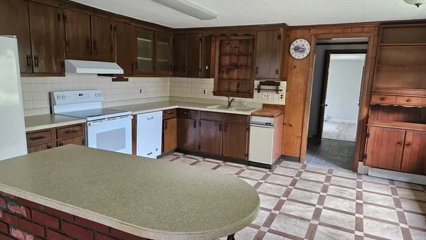 $3,400 | 2 Hedgeway Street, Unit 1, Ayer, MA 01432