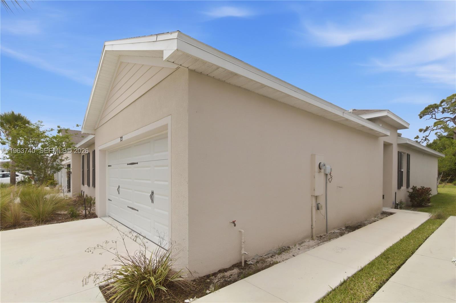 323 Raspberry Road, Unit 323 Fort Pierce, FL 34981 - Photo 3 of 29