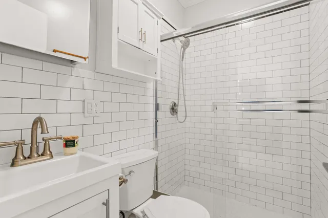 $3,300 | 204 6th Street, Unit 1L, Jersey City, NJ 07302