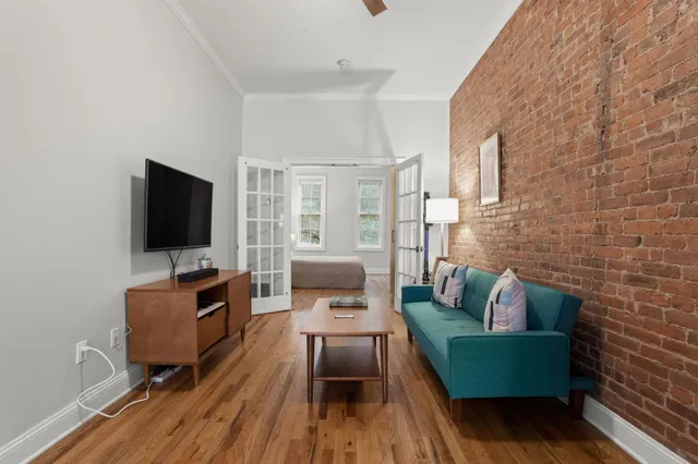 $3,300 | 204 6th Street, Unit 1L, Jersey City, NJ 07302
