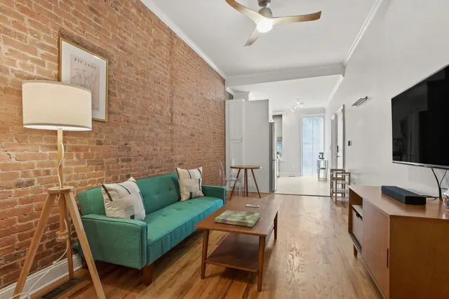 $3,300 | 204 6th Street, Unit 1L, Jersey City, NJ 07302