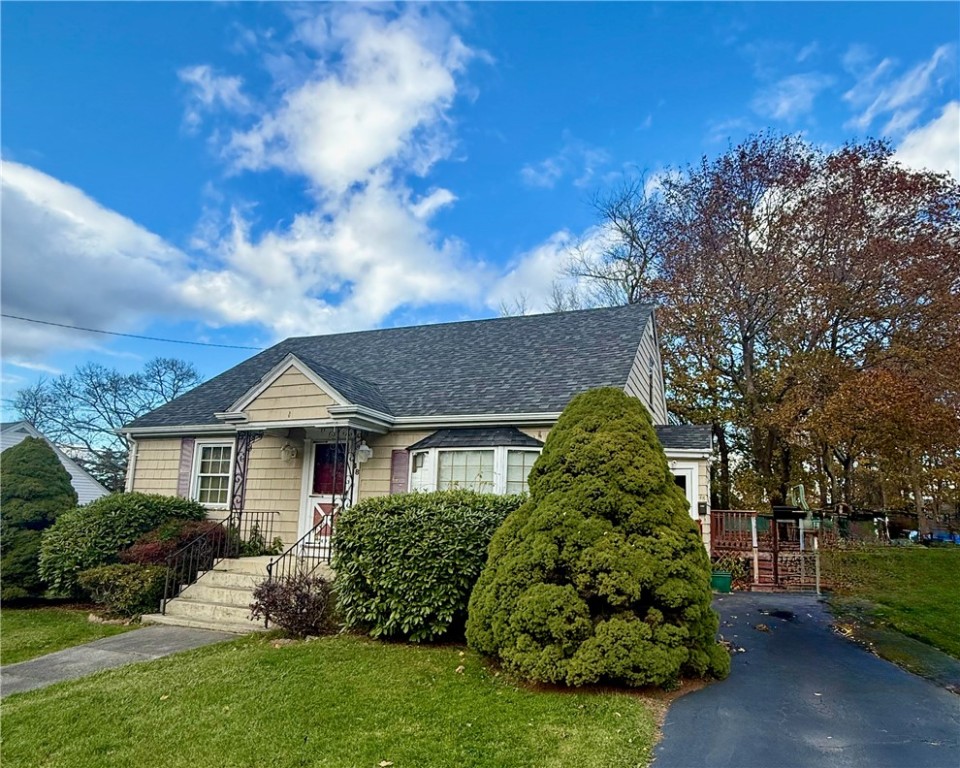 48 Hambly Road Tiverton, RI 02878 - Photo 2 of 42