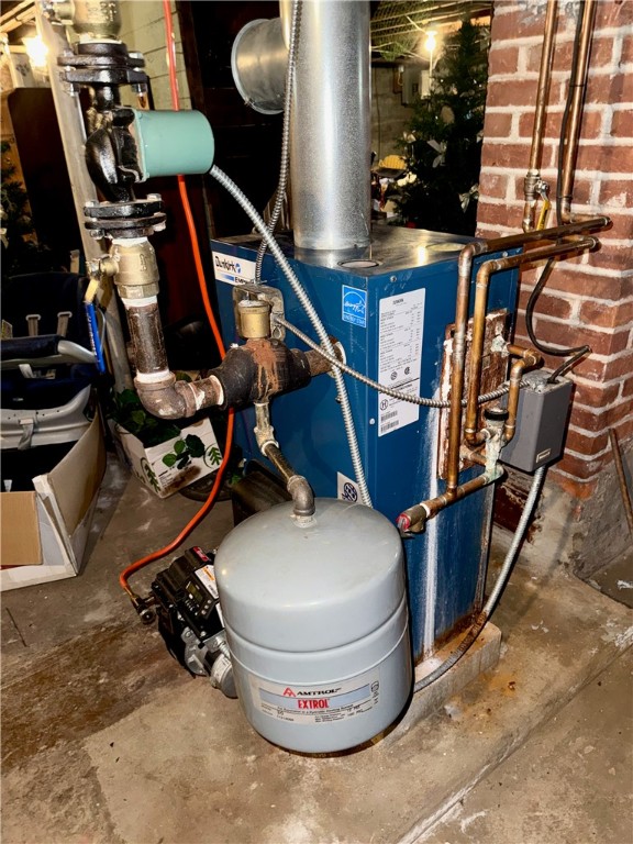 48 Hambly Road Tiverton, RI 02878 - Photo 34 of 42 Furnace