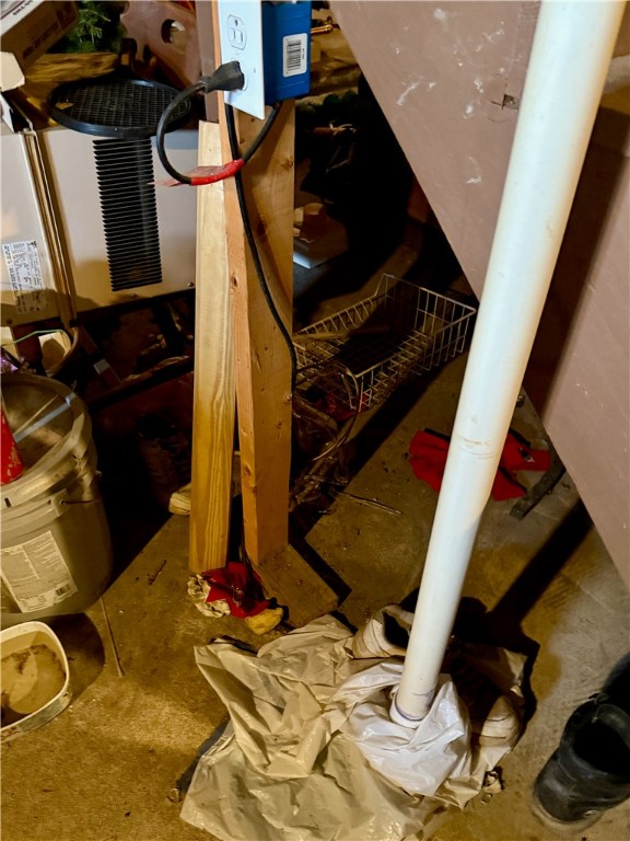 48 Hambly Road Tiverton, RI 02878 - Photo 38 of 42 Sump pump