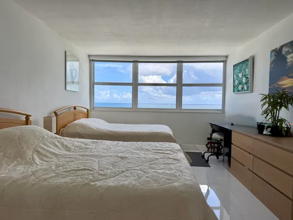 $5,000 | 1890 South Ocean Drive, Unit 703, Hallandale Beach, FL 33009