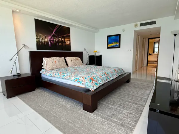 $5,000 | 1890 South Ocean Drive, Unit 703, Hallandale Beach, FL 33009