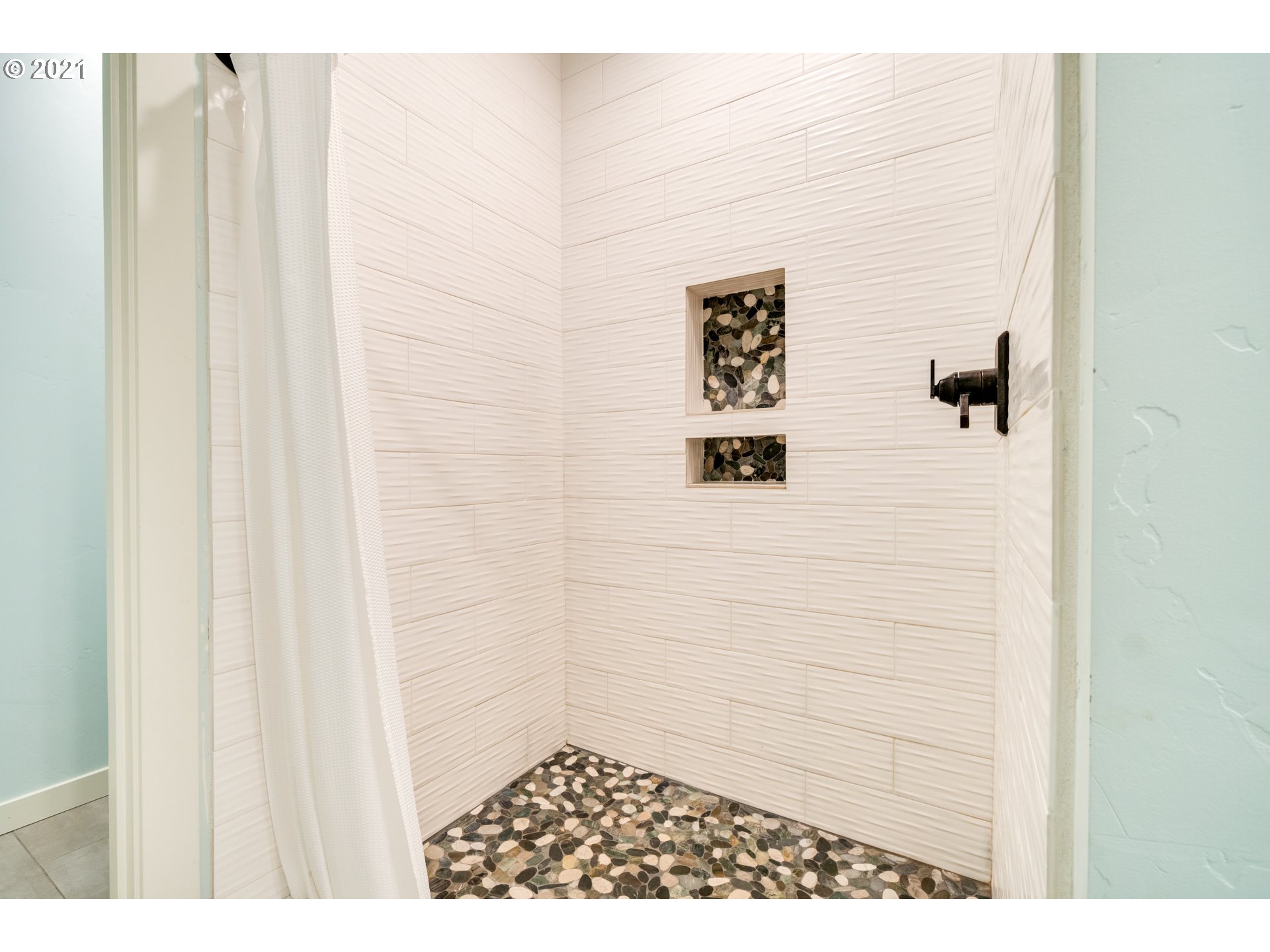 3320 James Road Hood River, OR 97031 - Photo 26 of 32 Gallery Image 26
