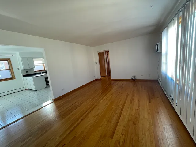 $1,600 | 5230 North Delphia Avenue, Unit 3W, Chicago, IL 60656