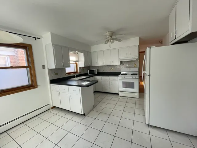 $1,600 | 5230 North Delphia Avenue, Unit 3W, Chicago, IL 60656