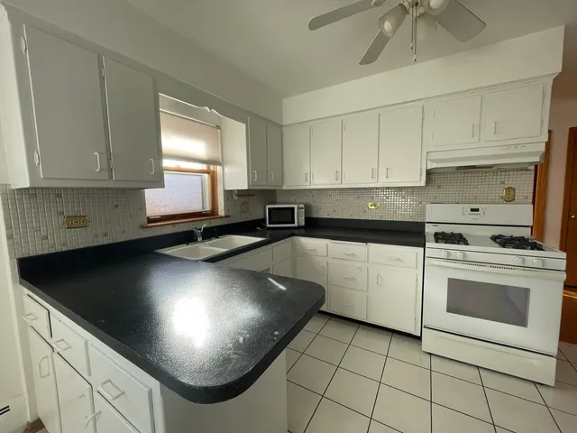 $1,600 | 5230 North Delphia Avenue, Unit 3W, Chicago, IL 60656