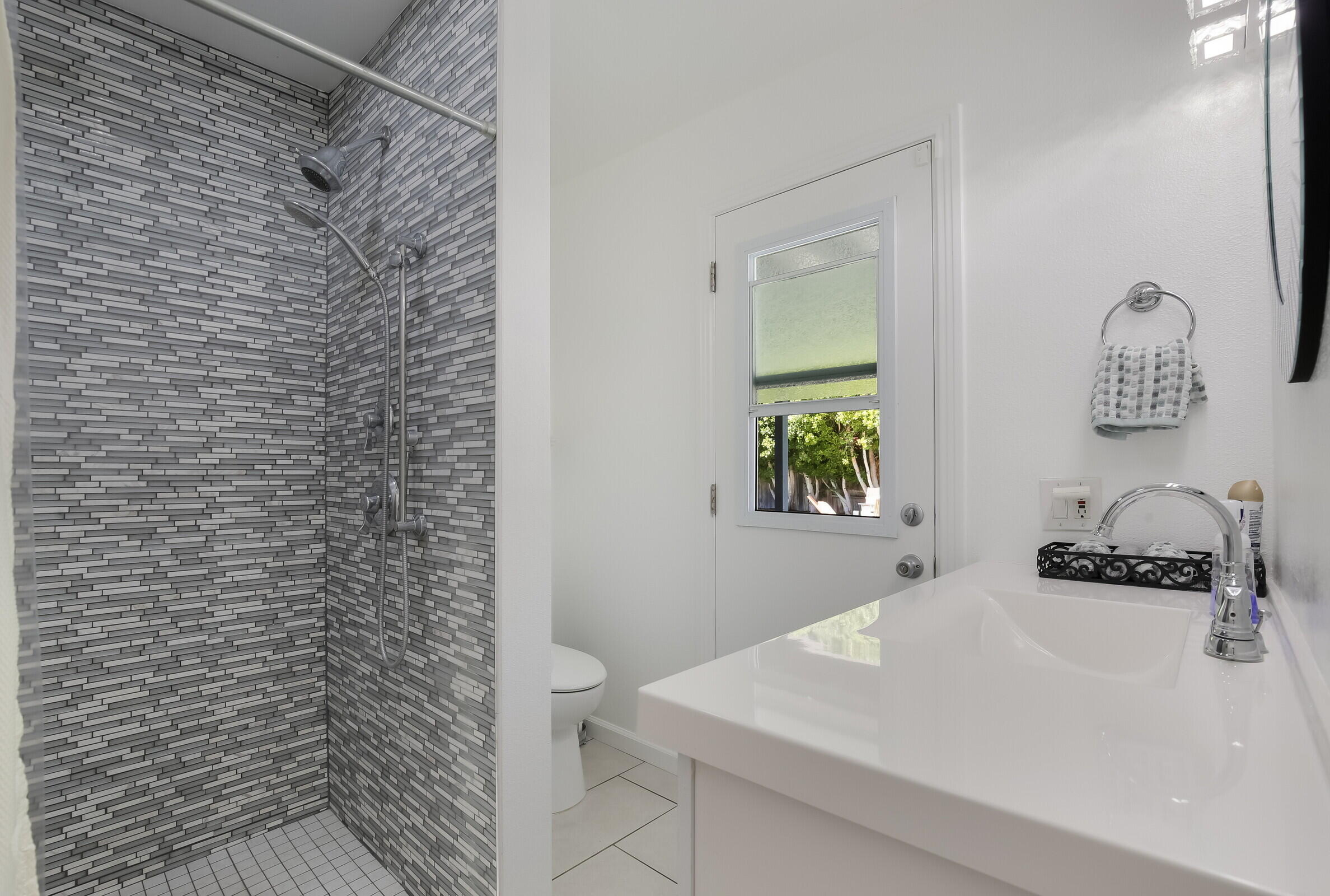 1962 East Baristo Road Palm Springs, CA 92262 - Photo 17 of 44 baristomls16