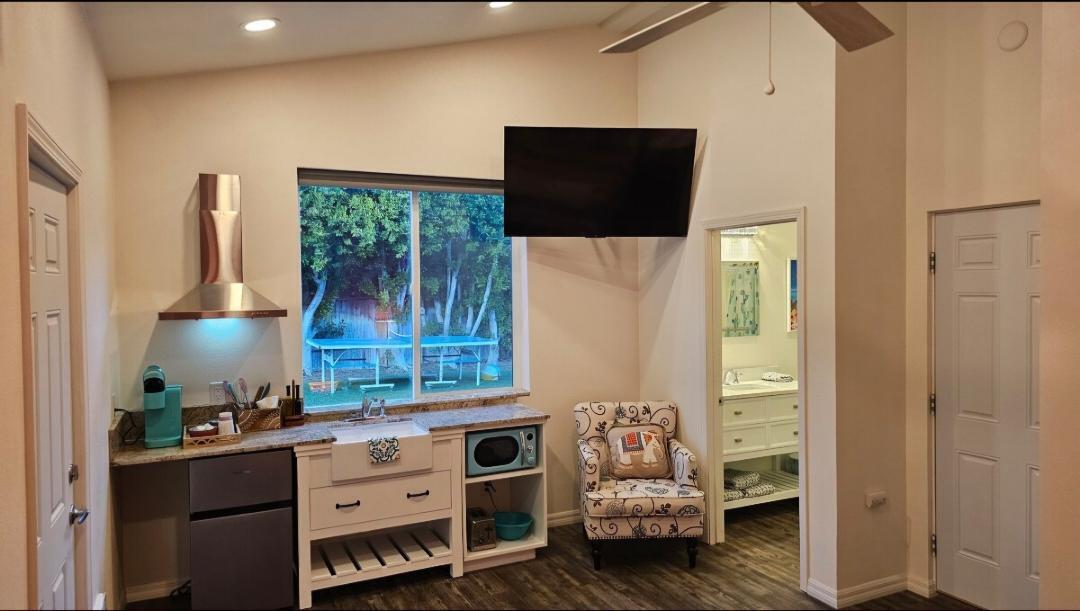 1962 East Baristo Road Palm Springs, CA 92262 - Photo 27 of 44 patio2