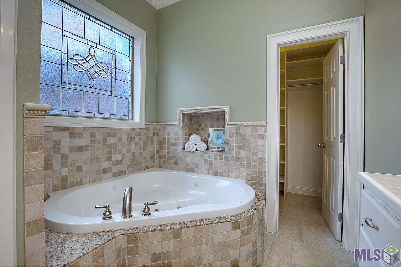 4324 Bluestone Drive Baton Rouge, LA 70809 - Photo 14 of 27