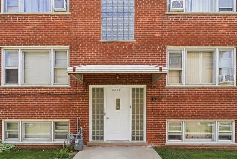 $725,000 | 2225 South 17th Avenue, North Riverside, IL 60546