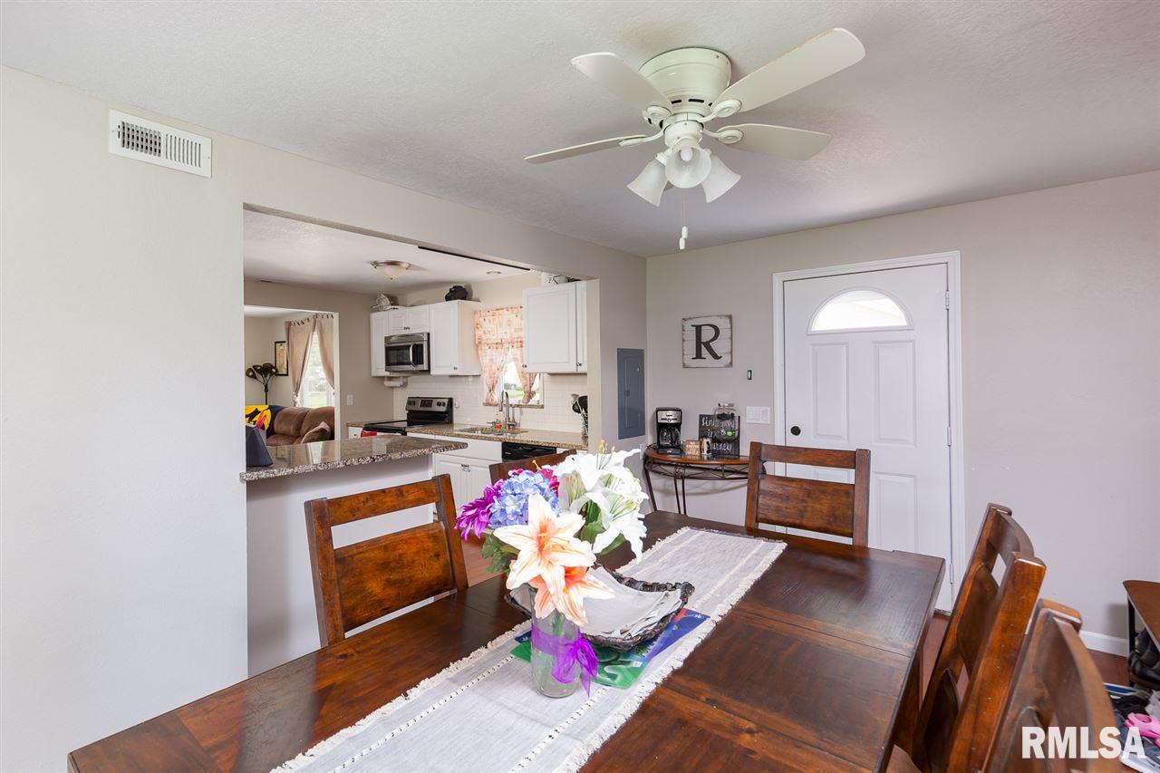 2011 Ridgeview Drive Davenport, IA 52806 - Photo 7 of 21 Gallery Image 7