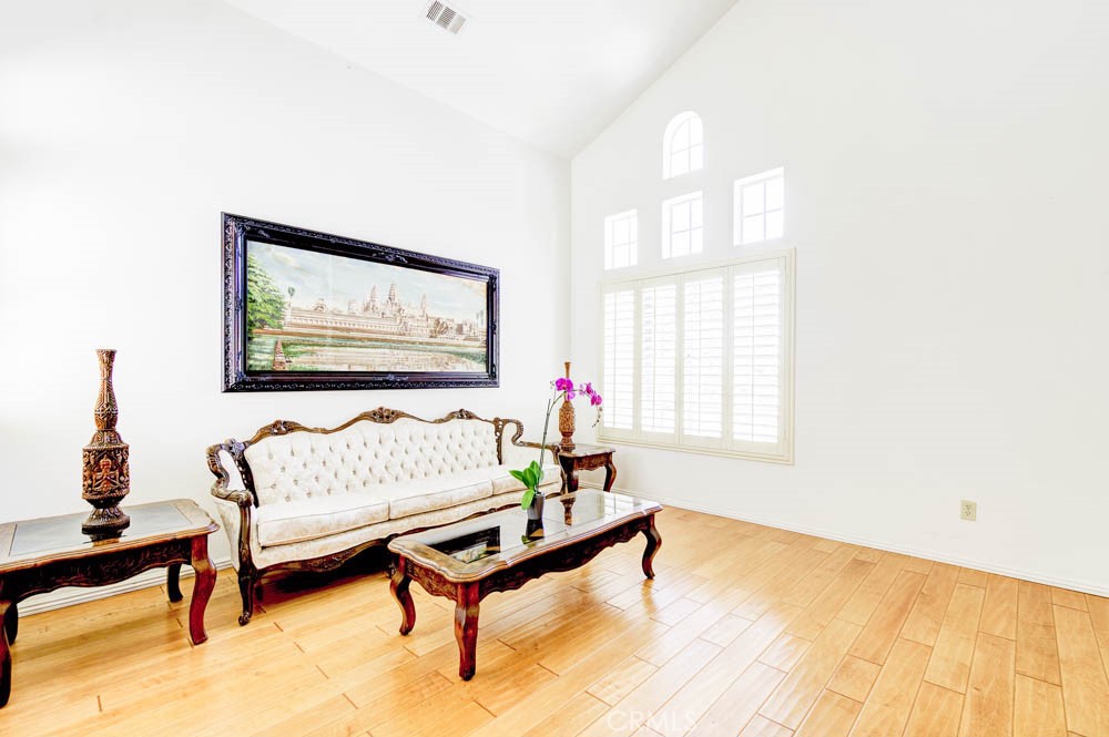 11102 Liverpool Lane Riverside, CA 92503 - Photo 11 of 58 Living room faces front