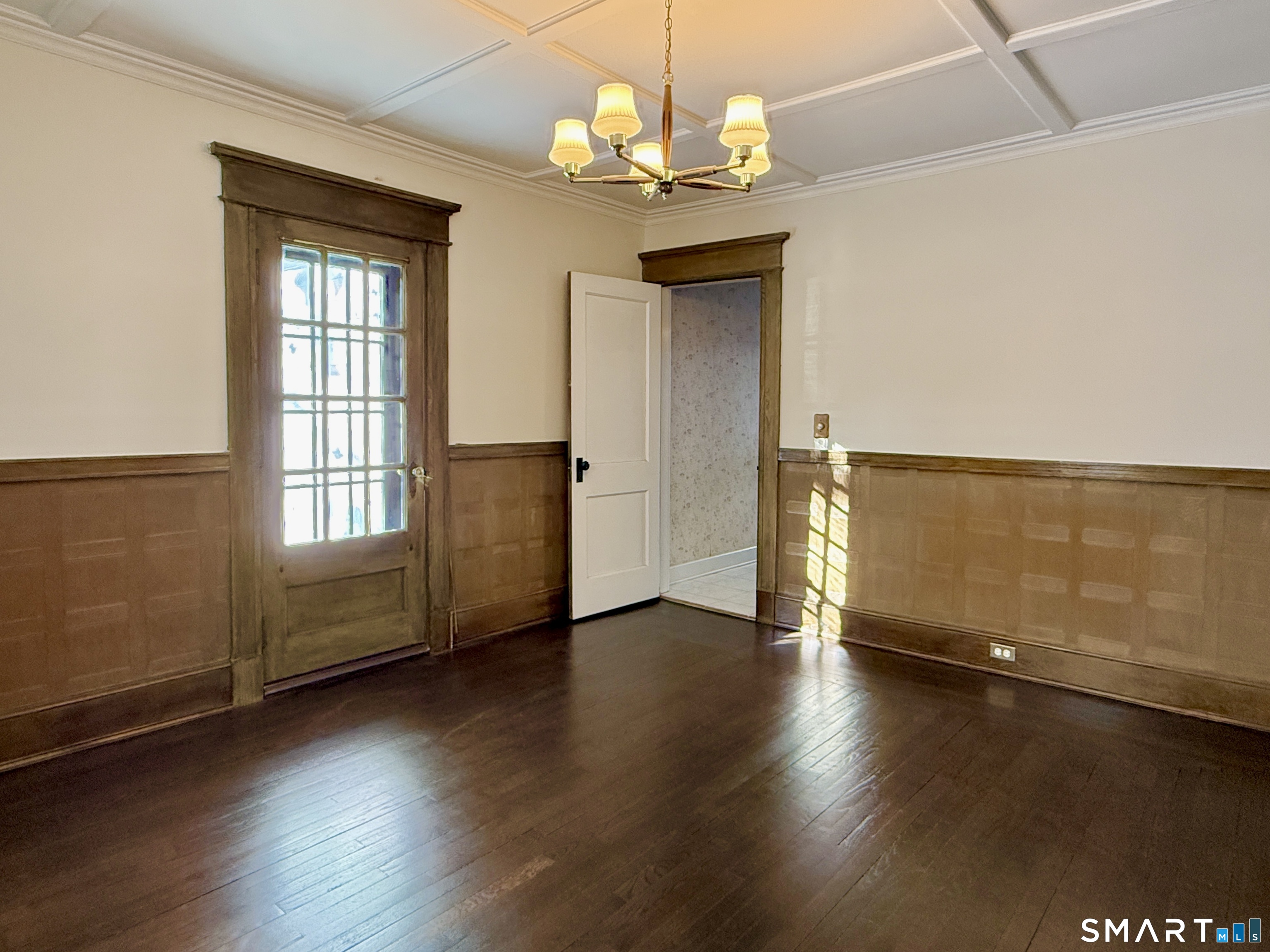 82 Coniston Avenue Waterbury, CT 06708 - Photo 11 of 40