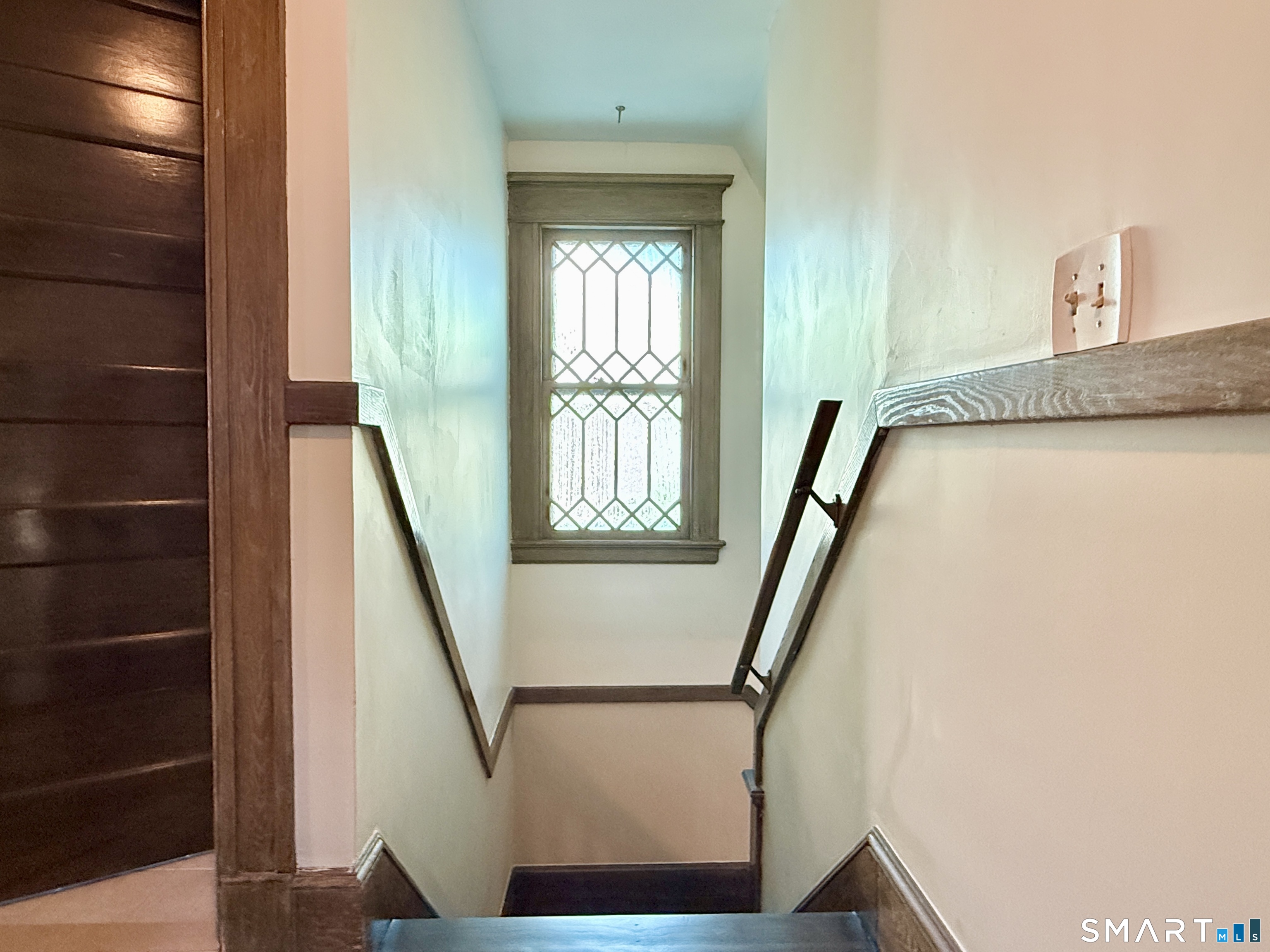 82 Coniston Avenue Waterbury, CT 06708 - Photo 17 of 40