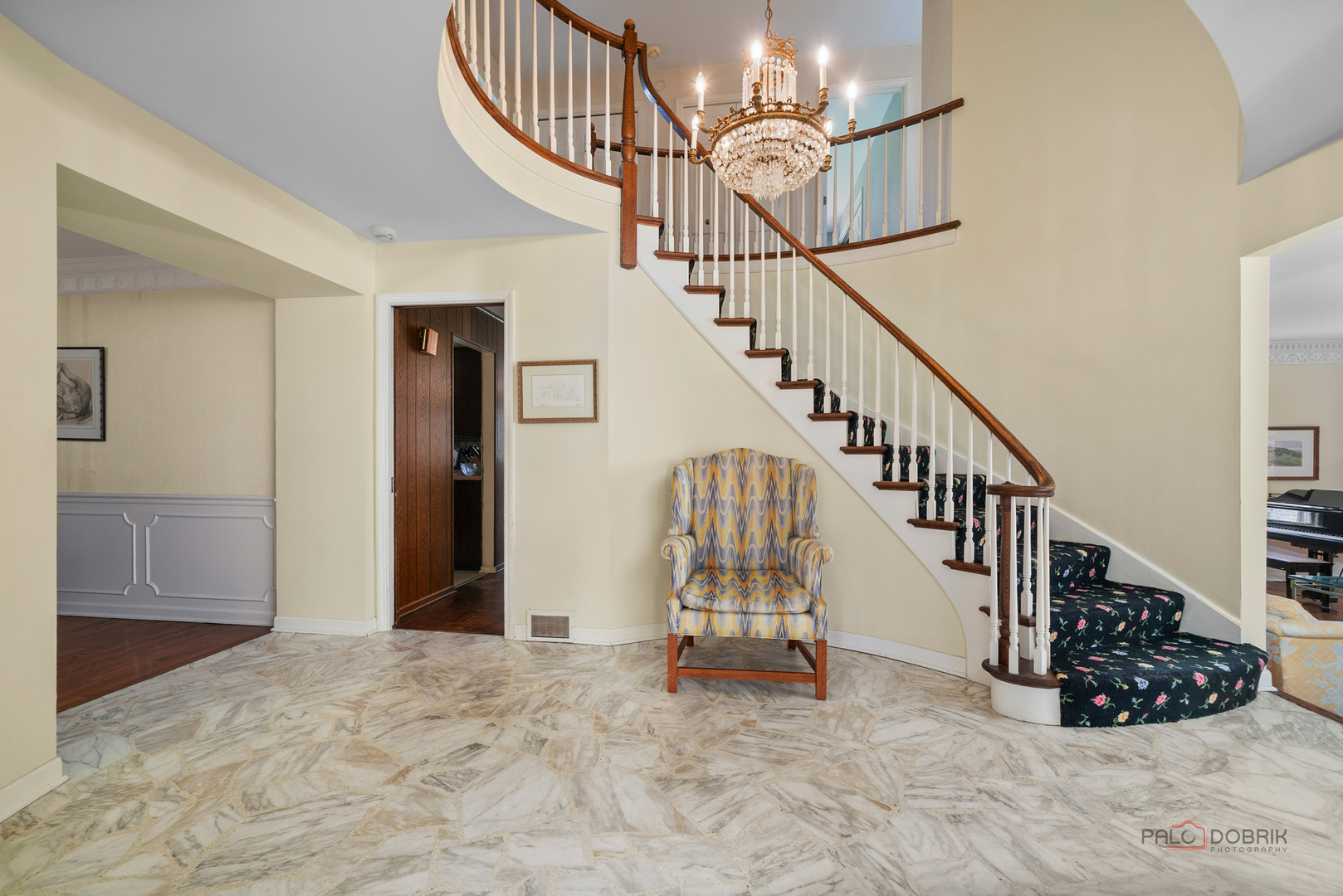 37 Forest Hills Road Lake Bluff, IL 60044 - Photo 4 of 52 a view of entryway