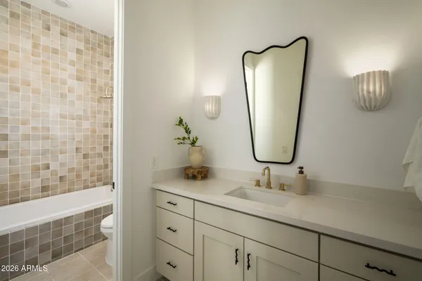 $2,300,000 | 3912 East Crittenden Lane, Phoenix, AZ 85018
