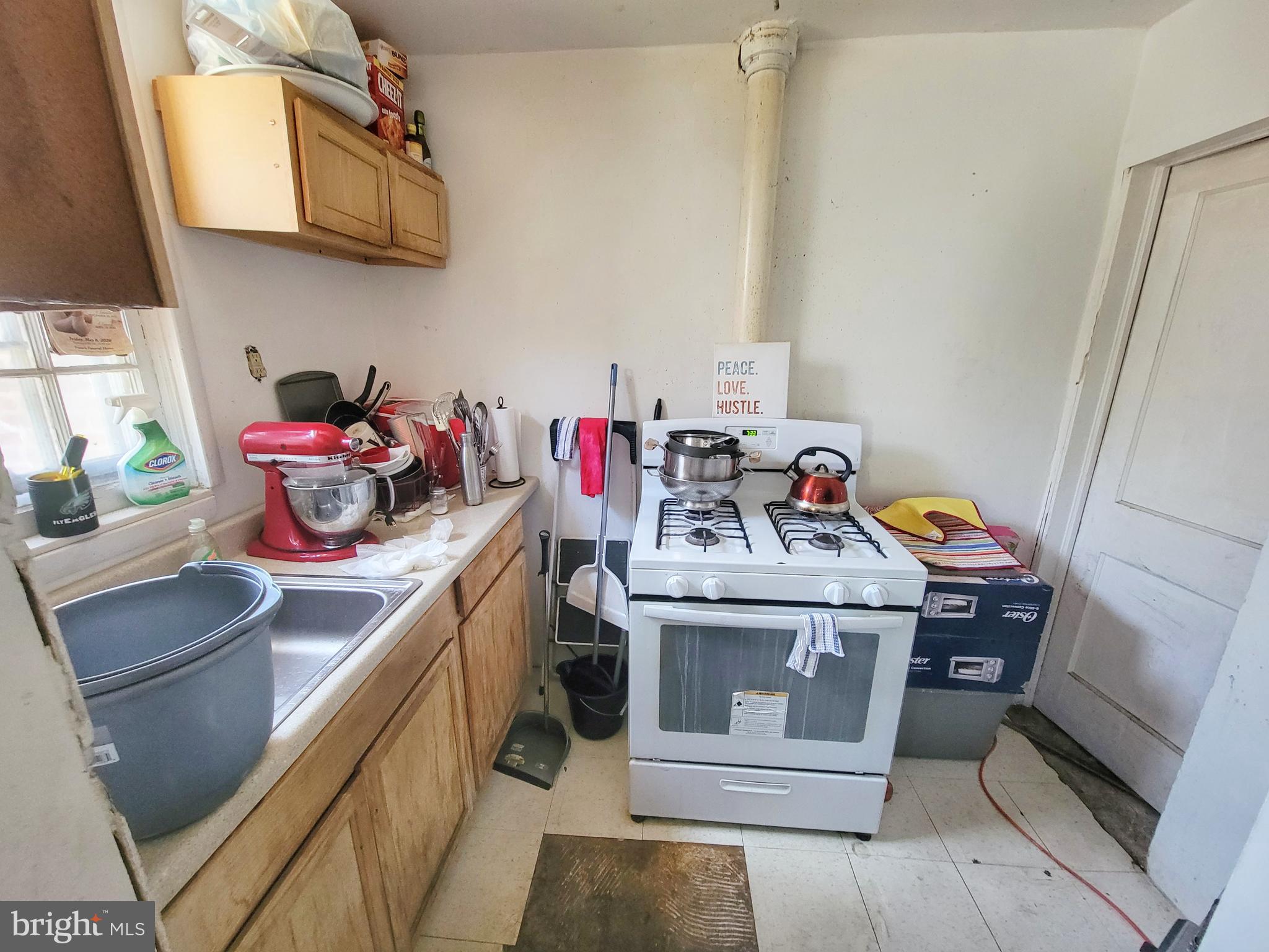 135 Margate Road Upper Darby, PA 19082 - Photo 3 of 5