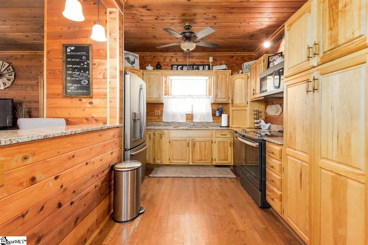 211 Pearson Road Woodruff, SC 29388 - Photo 11 of 33