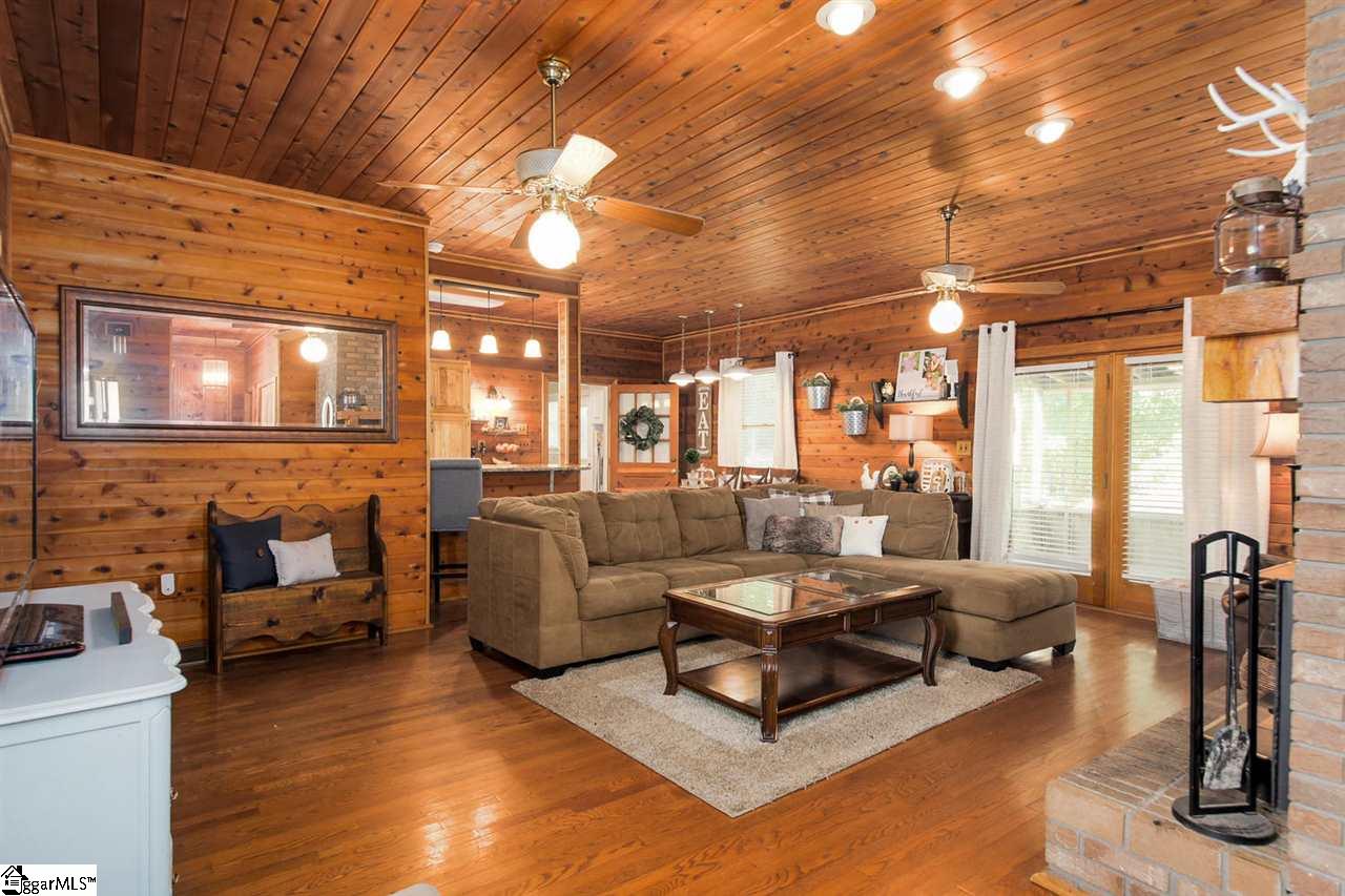 211 Pearson Road Woodruff, SC 29388 - Photo 4 of 33