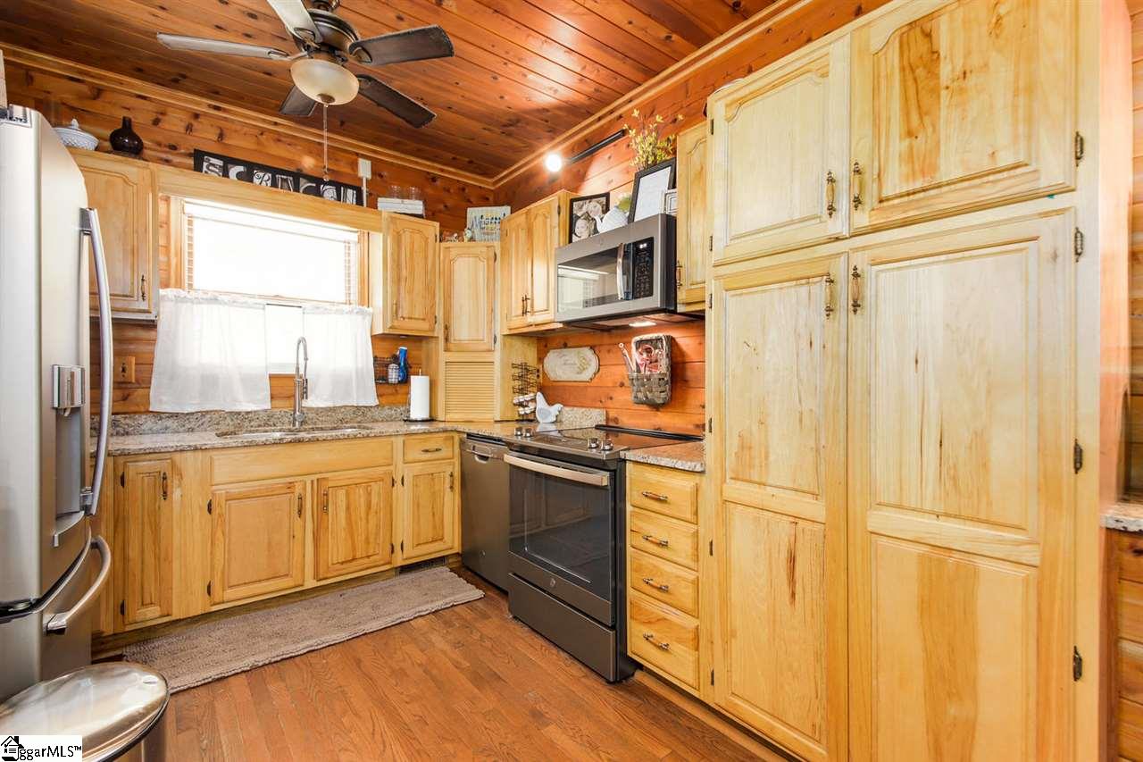 211 Pearson Road Woodruff, SC 29388 - Photo 6 of 33