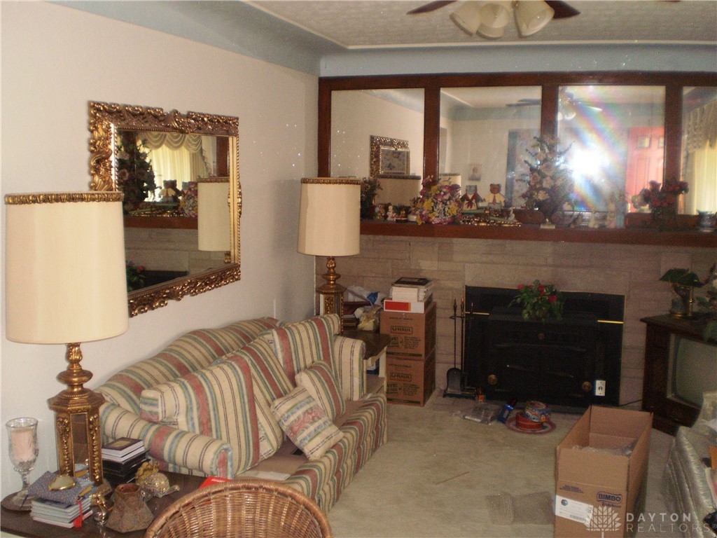 1086 Grange Hall Road Dayton, OH 45430 - Photo 7 of 15