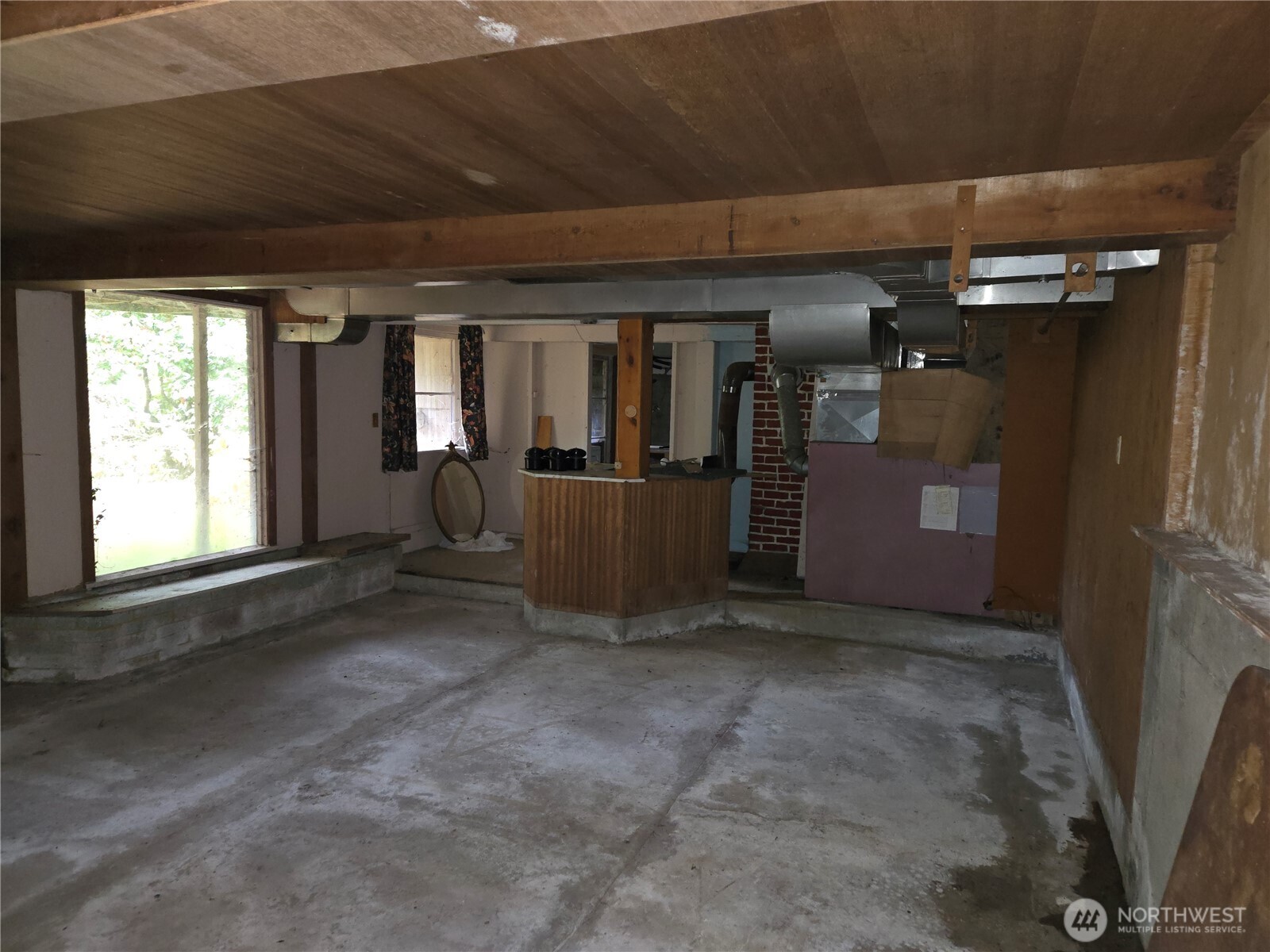 10415 Slater Avenue Northeast Kirkland, WA 98033 - Photo 33 of 38 an empty room with entrance door