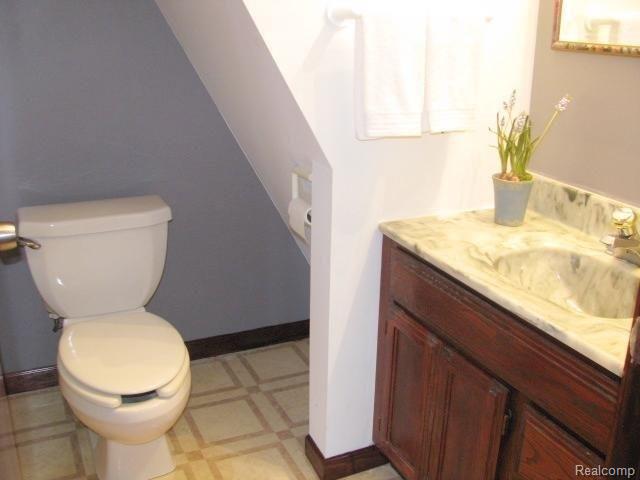 74772 Judges Court Romeo, MI 48065 - Photo 23 of 25 Judges #23 Half Bath.jpg