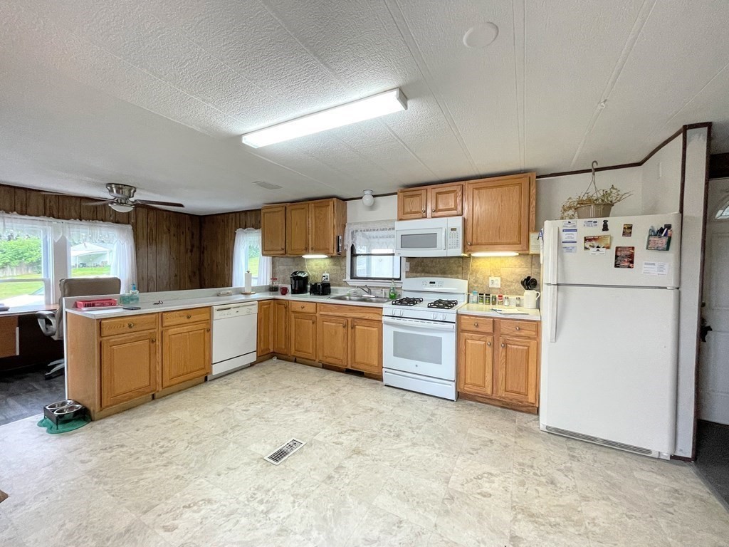 83 Clark Road, Unit 26 Shirley, MA 01464 - Photo 3 of 13