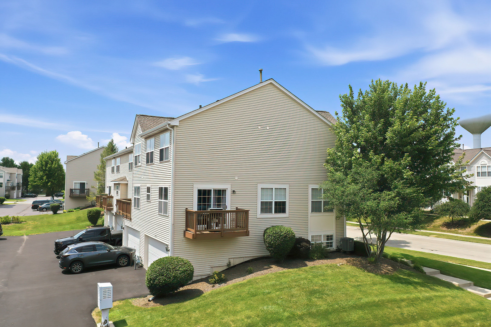 34344 North Goldenrod Road Round Lake, IL 60073 - Photo 3 of 29 Gallery Image 3