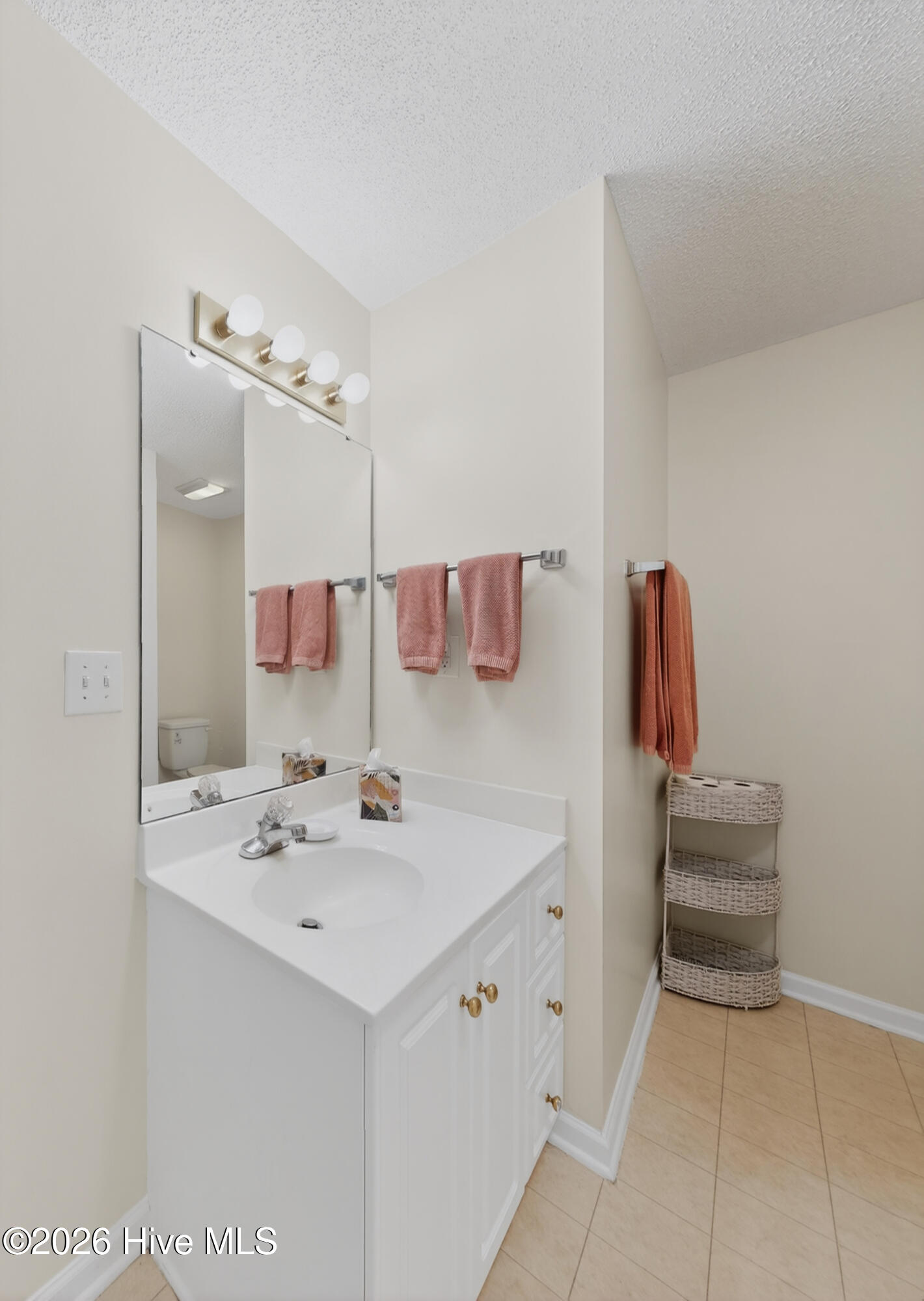 1122 Turtle Creek Road, Unit B Greenville, NC 27858 - Photo 30 of 36 038_55