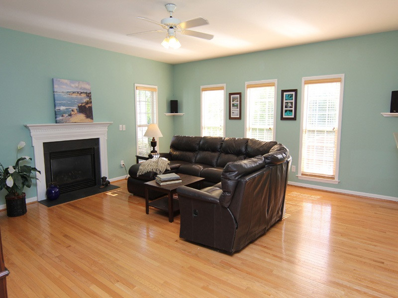 100 Sturdivant Road Durham, NC 27705 - Photo 8 of 25 Den/Family/Great Room