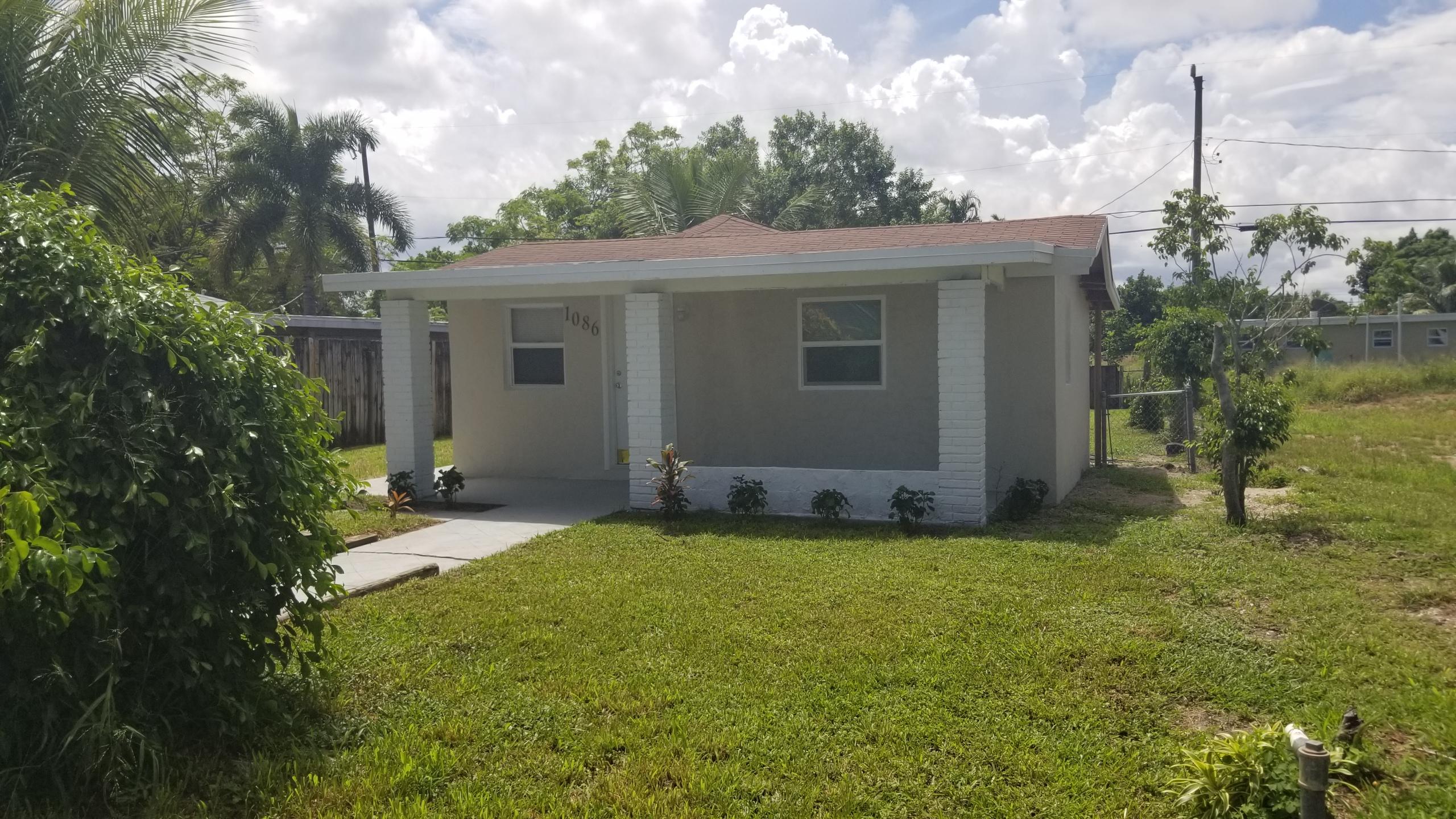 1086 Highview Road Lantana, FL 33462 - Photo 3 of 20 front8