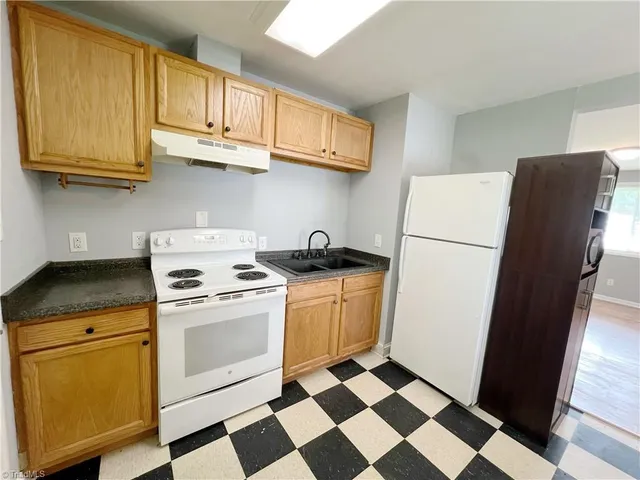 $1,320 | 2304 Madre Place, Greensboro, NC 27406