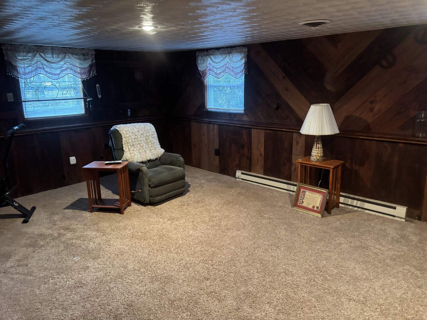 205 Jefferson Street Gorham, IL 62940 - Photo 12 of 17 a room with furniture and a window