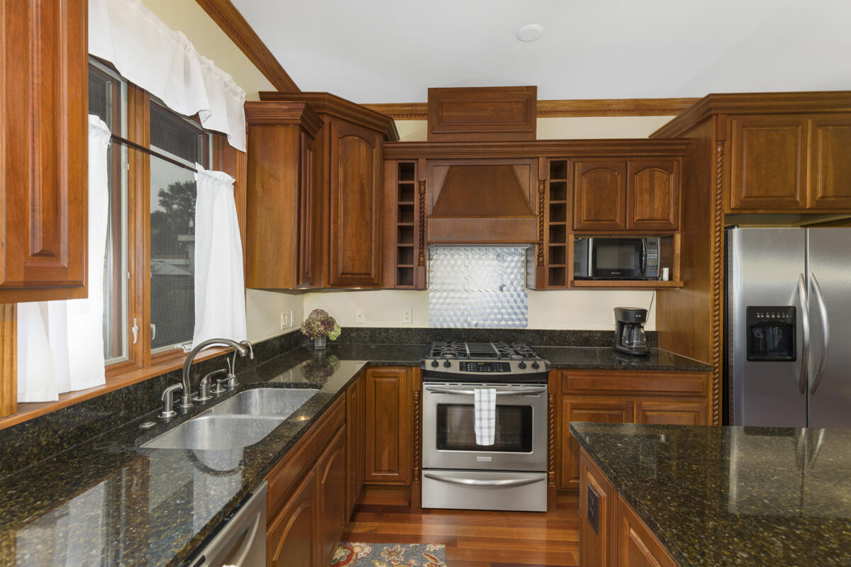 11 East Chestnut Street, Unit 1 Douglas, MI 49406 - Photo 12 of 35 IMG_1011