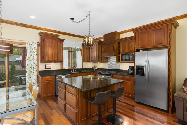 $330,000 | 11 East Chestnut Street, Unit 1, Douglas, MI 49406