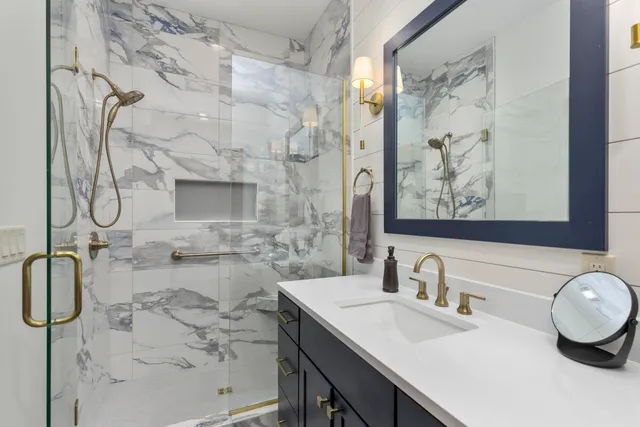 $330,000 | 11 East Chestnut Street, Unit 1, Douglas, MI 49406