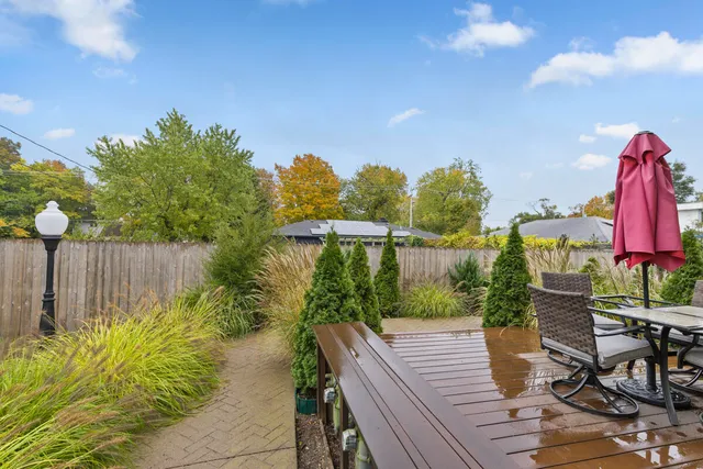 $330,000 | 11 East Chestnut Street, Unit 1, Douglas, MI 49406