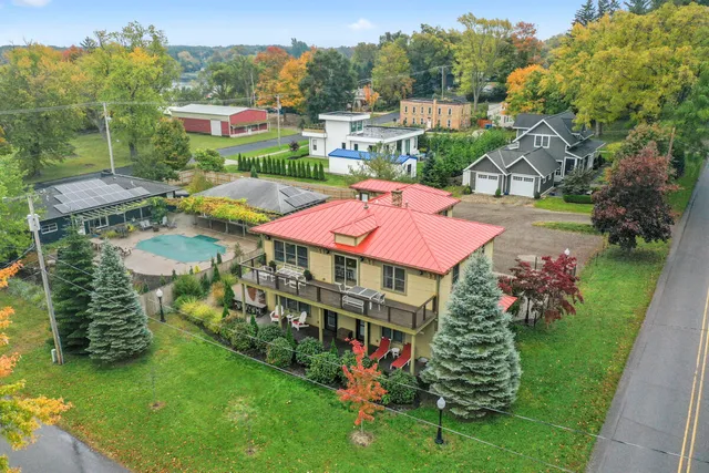 $330,000 | 11 East Chestnut Street, Unit 1, Douglas, MI 49406