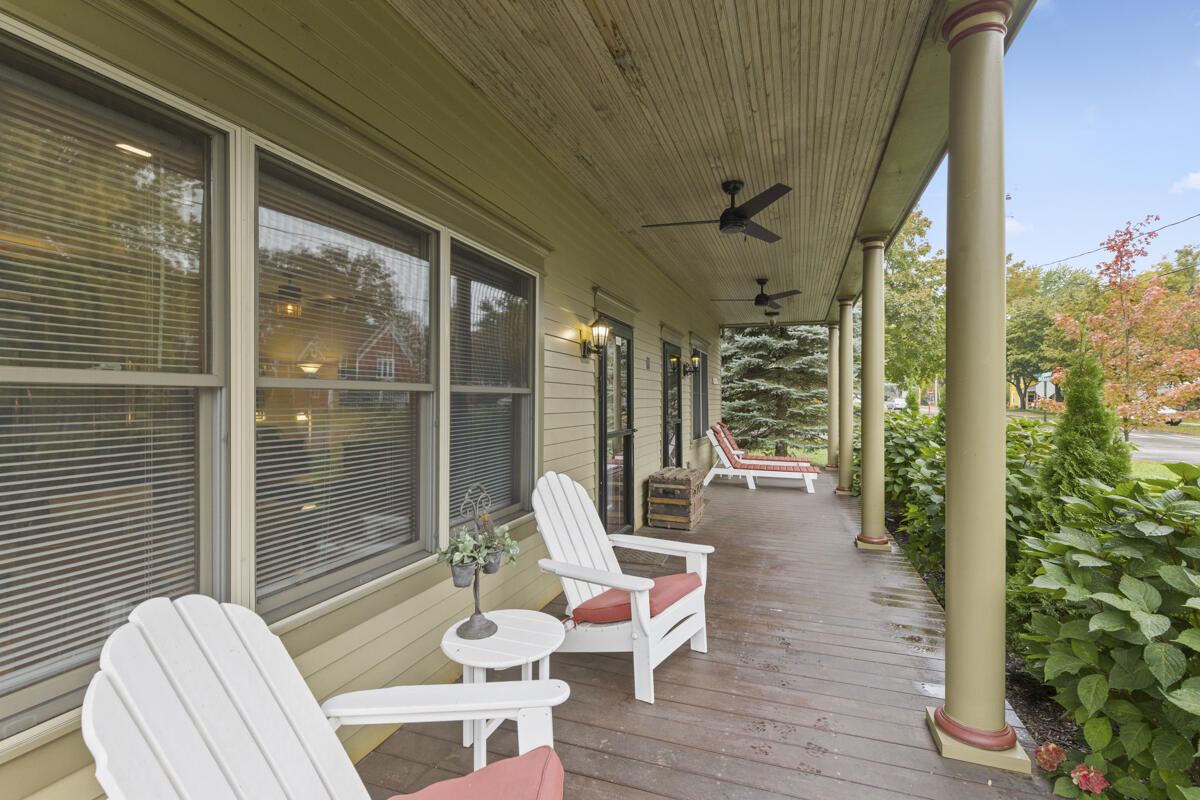 11 East Chestnut Street, Unit 1 Douglas, MI 49406 - Photo 4 of 35 IMG_1003